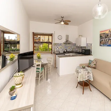 John House * ソレント