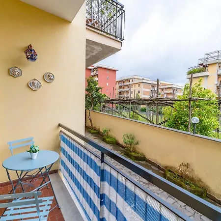 John House Tatil Evi